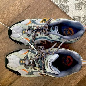 New balance hiking shoes. Look like tennis shoes. Very sturdy. NWT